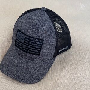Columbia Charcoal and Black Fishing Cap